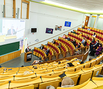Blick in den Zentralen Hörsaal der Medizinischen Fakultät Magdeburg